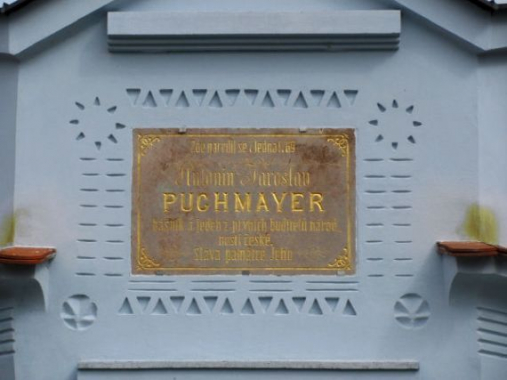 Pamětní deska Antonína Jaroslava Puchmajera v Týně nad Vltavou