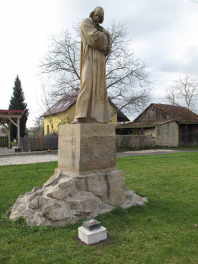 Socha Mistra Jana Husa v Dobříkově