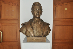Busta Josefa Kajetána Tyla v Rakovníku
