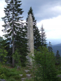 Stifterův památník (obelisk) nad Plešným jezerem  