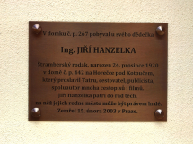 Pamětní deska Jiřího Hanzelky ve Štramberku