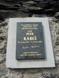 Pamětní deska Petra Kabeše na hoře Milešovce