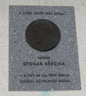 Pamětní deska Otokara Březiny v Jinošově 
