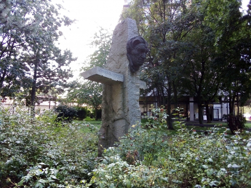 Pomník Jaroslava Seiferta v Kralupech nad Vltavou