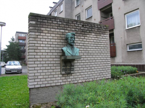 Pomník Josefa Kaluse ve Frenštátu pod Radhoštěm  