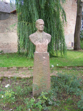Busta Fráni Šrámka v Sobotce  