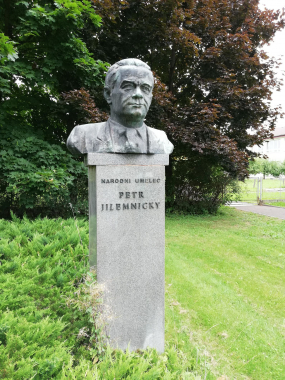 Busta Petera Jilemnického v Letohradě 