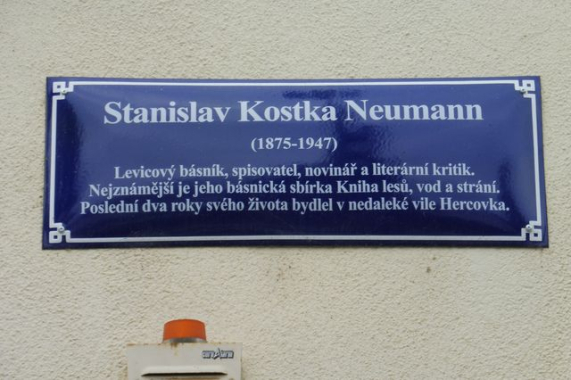 Pamětní tabule Stanislava Kostky Neumanna v Praze
