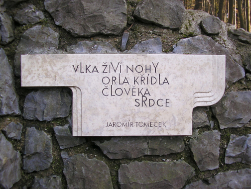 Pamětní deska Jaromíra Tomečka v Bílovici nad Svitavou