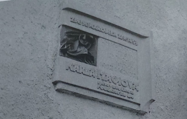 Pamětní deska Karly Máchové