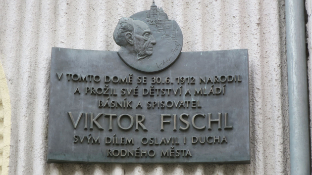 Pamětní deska Viktora Fischla v Hradci Králové