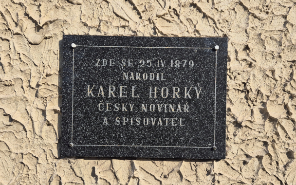 Pamětní deska Karla Horkého v Ronově nad Doubravou