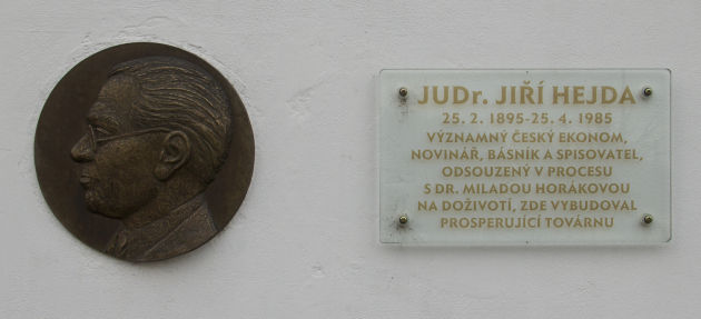 Pamětní deska Jiřího Hejdy
