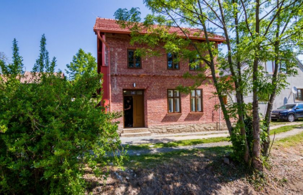Expozice o Petru Bezručovi v Červeném domku v Kostelci na Hané
