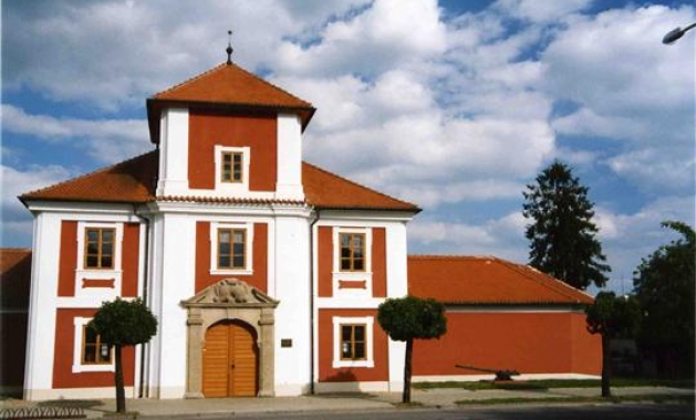Městské muzeum LORETA – expozice slavných rodáků 