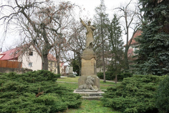 Pomník Karla Havlíčka Borovského v Čečelicích  
