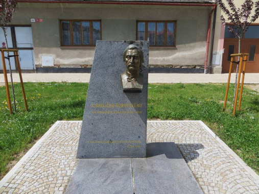 Pomník Karla Havlíčka Borovského v Batelově  