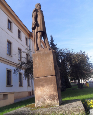 Socha Karla Havlíčka Borovského v Rakovníku 