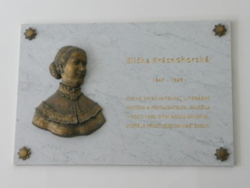 Pamětní deska Elišky Krásnohorské v Praze v Ohradní ulici