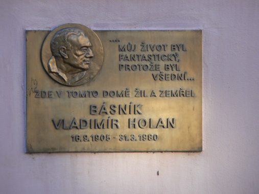 Pamětní deska Vladimíra Holana v Praze
