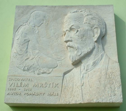 Pamětní deska Viléma Mrštíka v Ostrovačicích 