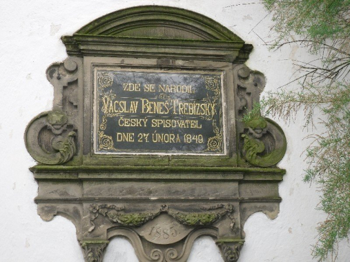 Pamětní deska Václava Beneše Třebízského v Třebízi