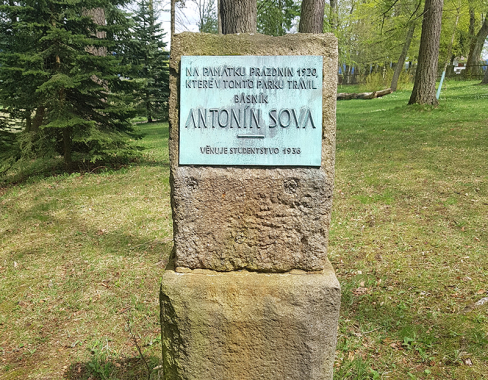 Pomník Antonína Sovy ve Vysokém nad Jizerou
