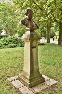 Busta Charlese Sealsfielda ve Znojmě – Horní park