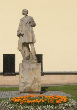 Socha F. L. Věka v Dobrušce 