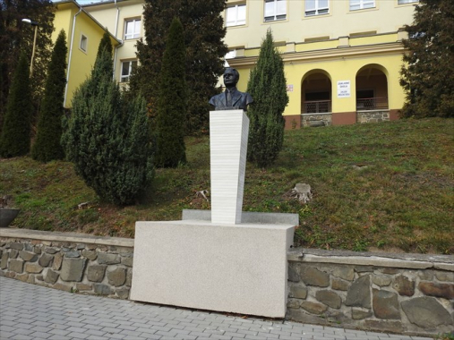 Busta Petera Jilemnického v Adamově