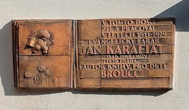 Pamětní deska Jana Karafiáta v Praze 7