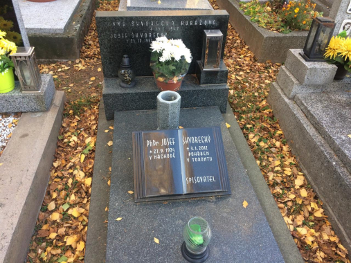 Symbolický hrob Josefa Škvoreckého