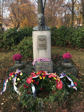 Busta T. G. Masaryka v Jevanech