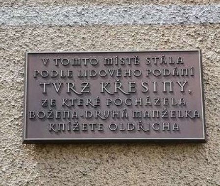 Křesinova tvrz – pamětní deska v Peruci