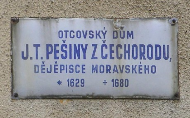 Pamětní deska na otcovském domě Tomáše Jana Pešiny  z Čechorodu