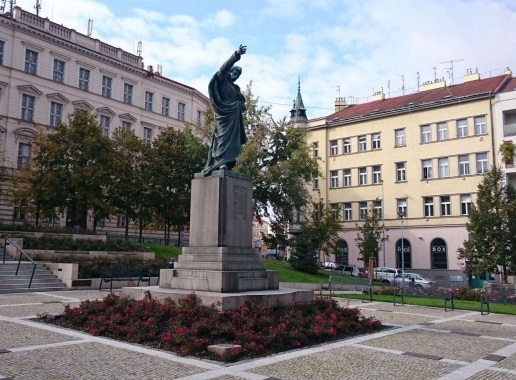 Socha Karla Havlíčka Borovského v Praze 