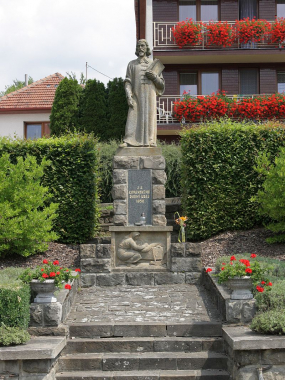 Pomník Jana Amose Komenského v Komni