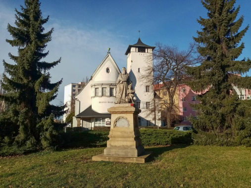 Socha Jana Amose Komenského s žákem v Přerově
