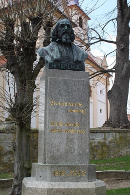 Busta v Náměšti nad Oslavou