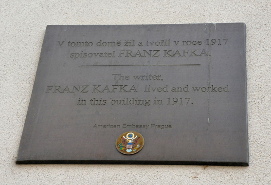 Pamětní deska Franze Kafky v ulici Tržiště v Praze