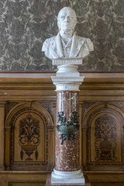 Busta Františka Palackého na radnici v Kolíně