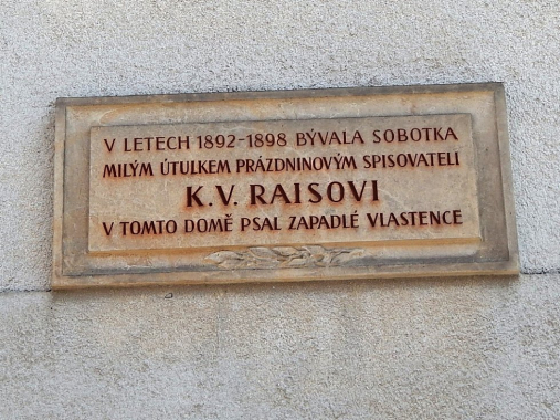 Pamětní deska Karla Václava Raise v Sobotce 