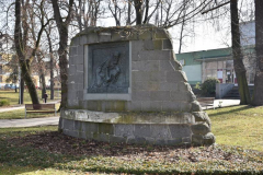 Pomník s reliéfem Petra Chelčického ve Vodňanech  
