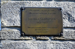 Pamětní deska Jarmily Glazarové na Malé Skále