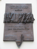 Pamětní deska literární revue Akord v Brně, kde působil Jan  Zahradníček