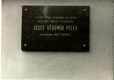 Pamětní deska Josefa Věromíra Plevy v Moravské Svratce