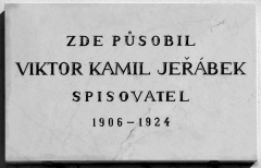Pamětní deska Viktora Kamila Jeřábka v Obřanech u Brna