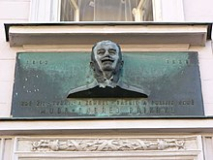 Pamětní deska s bustou Ondřeje Přikryla v Prostějově