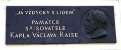 Pamětní deska Karla Václava Raise v Praze 2 (Šumavská ulice) 